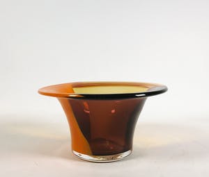 Bernard Heesen - Glas, Driekleurige schaal kopen? Bied vanaf 1!