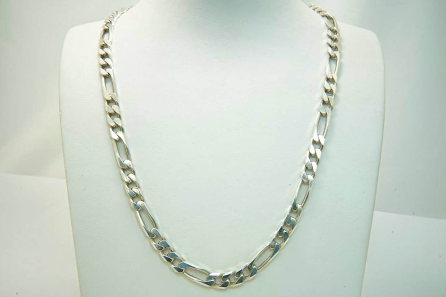 53 - 1e gehalte zilveren figarocollier verkocht voor € 150!