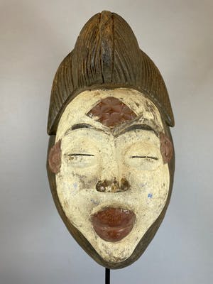 Punu - African female mask from the Punu - Gabon. kopen? Bied vanaf 45!