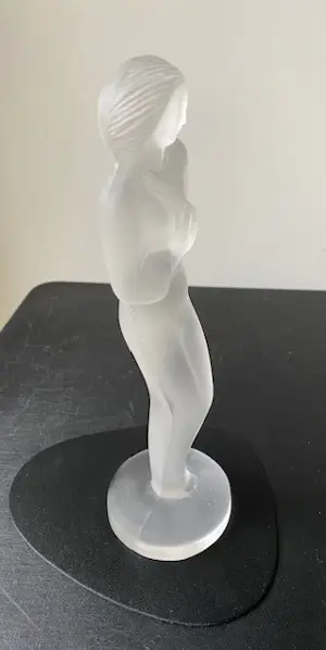 Ida Schwetz-Lehmann - Art deco "frosted glass" sculptuur "Het verlegen meisje" kopen? Bied vanaf 100!
