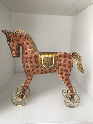 Marianne Bey - Red Flowers kopen? Bied vanaf 40!