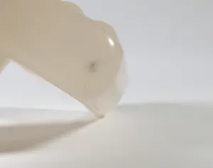 Immanuel Klein - Vrijgevormd object van albast, Industrial sculpture kopen? Bied vanaf 100!