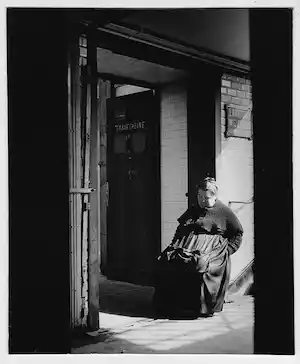 Willy Ronis - Toilettes Publiques 1951 verkauft für € 100!