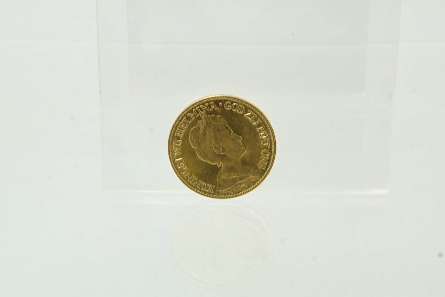 26- Origineel 1917 hoog gehalte gouden 10 gulden Munt zg. "tientje" - Wilhelmina kopen? Bied vanaf 390!