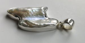 Niet of onleesbaar gesigneerd - Zilveren hanger met Parel kopen? Bied vanaf 10!