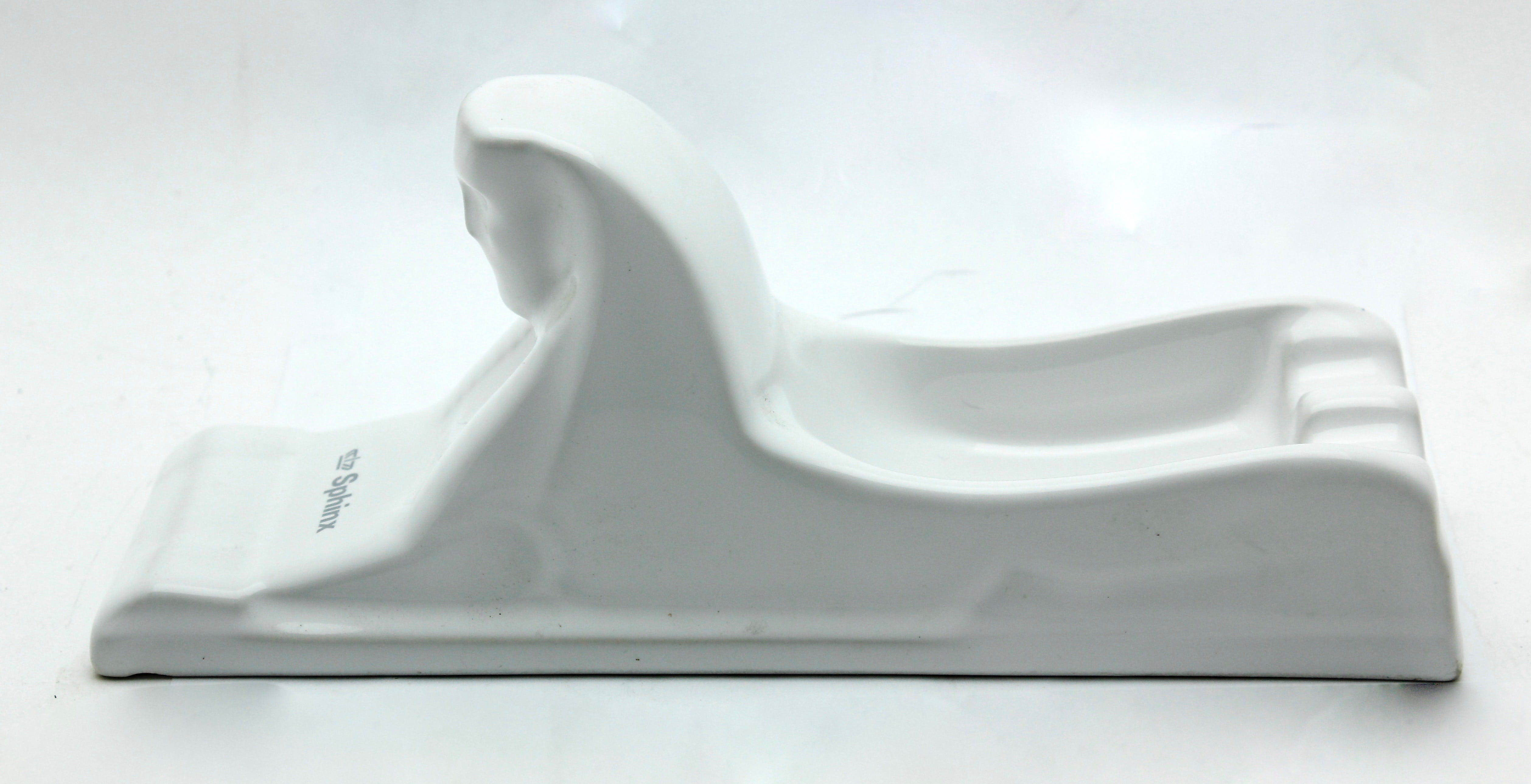 De Sphinx - Iconische wit mat geglazuurde aardewerk asbak 'sphinx' 1960's kopen? Bied vanaf 9!