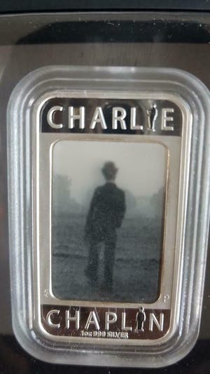 Curiosa - Charlie Chaplin 100 YEARS OF LAUGHTER 1 oz .999 Silver Lenticular Coin Bar kopen? Bied vanaf 75!