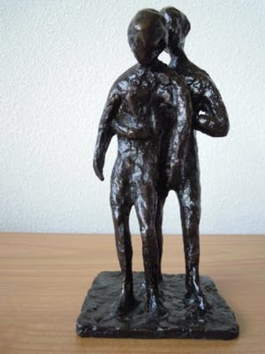 Brons (Onbekend) - Zwaar bronzen beeld van 2 personen. kopen? Bied vanaf 35!