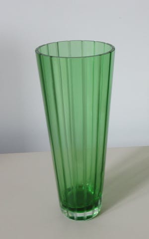 Hutschenreuther - Groen glazen vaas met geslepen banen kopen? Bied vanaf 1!