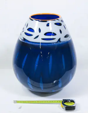 Peter Bremers - Zware glazen vaas / object, Lifu 1996 kopen? Bied vanaf 700!