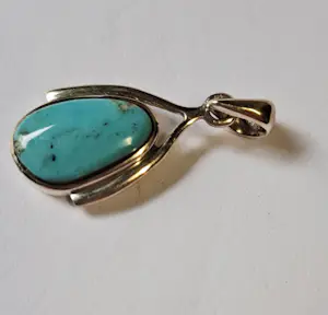 Een prachtige zilveren hanger met een mooie Turkoois edelsteen kopen? Bied vanaf 50!