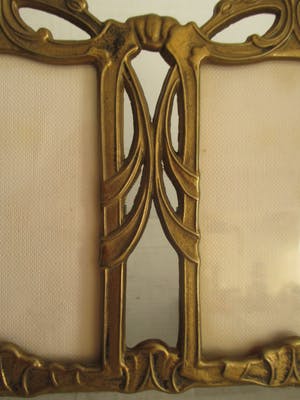 Curiosa - Twee bronzen/koperen dubbele fotolijsten onder glas kopen? Bied vanaf 50!