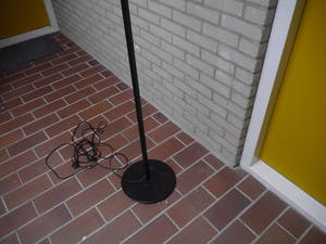 Niet of onleesbaar gesigneerd - fraaie lamp van italiaans design kopen? Bied vanaf 1!