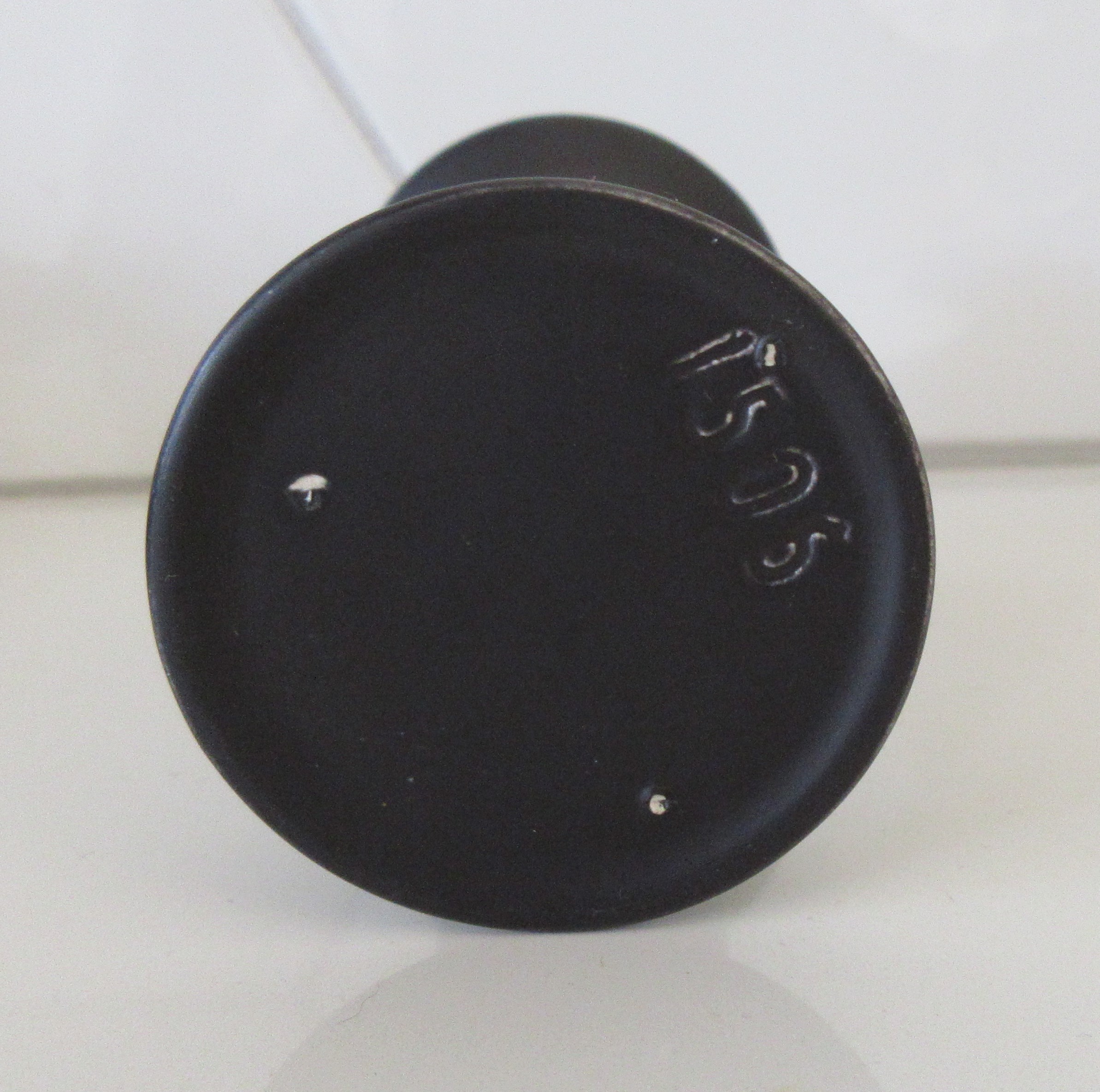 Niet of onleesbaar gesigneerd - Mat zwart en glazend wit platelen Bibelot vaasje model 1506 kopen? Bied vanaf 1!
