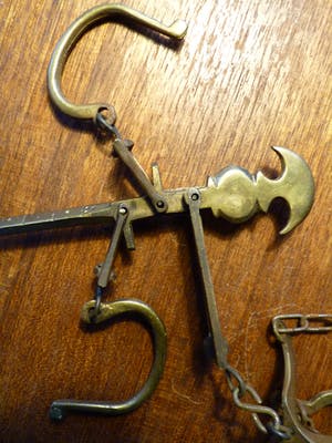 Curiosa - Koperen hangweegschaal kopen? Bied vanaf 1!