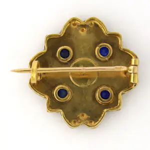 18k gouden broche bezet met saffier en parel - 2.7 gram kopen? Bied vanaf 290!
