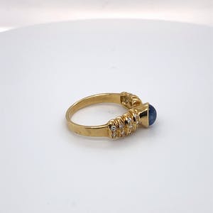 18kt gouden diamanten ring+saffier, maat 54/17,25, 4,06 gr kopen? Bied vanaf 250!