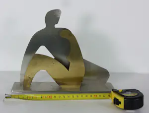 Lu Possehl - Sculptuur van staal en messing, Twee figuren kopen? Bied vanaf 70!
