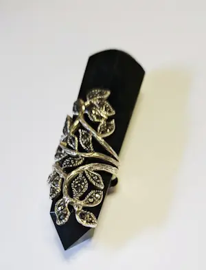 nieuwe Vintage ring omgeven door Zwitsers geslepen fijne Marcasiet kopen? Bied vanaf 75!