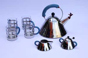 Michael Graves - Postmodern tea set by Michael Graves for Alessi Italy verkocht voor € 160!