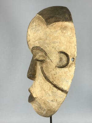 Pende - 200435 - Tribal used African mask from the Pende - Congo kopen? Bied vanaf 45!