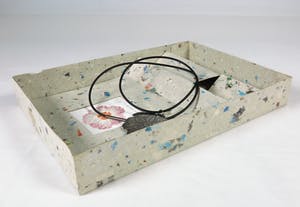 Yoka Voorbach - Collier met zilveren hanger met kleurenets, Magic eglantine kopen? Bied vanaf 1!