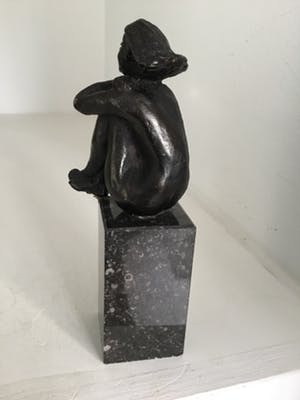 Corry Ammerlaan - Sculptuur “ In gedachten “ kopen? Bied vanaf 30!