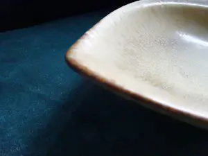 Carl-Harry Stalhane - Steengoed schaaltje in schelpvorm- Rorstrand Sweden kopen? Bied vanaf 145!