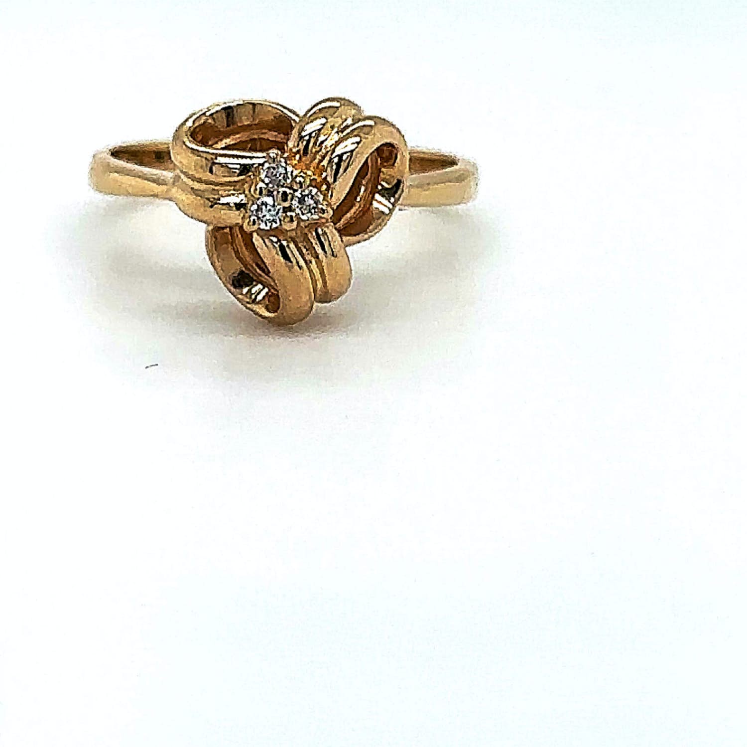 Verspielter Ring in 14 Karat (585) Gelbgold mit hochfeinen Brillanten TW kopen? Bied vanaf 220!