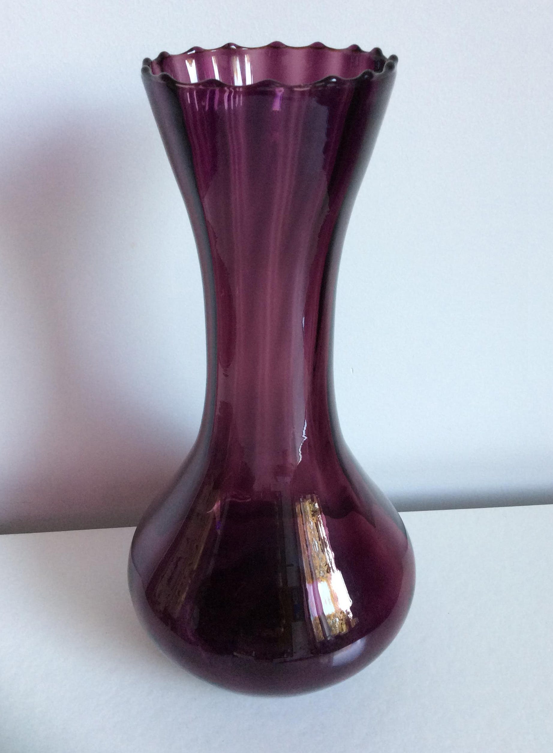 Doyen Glas - grote aubergine vaas - verticale optiek kopen? Bied vanaf 40!