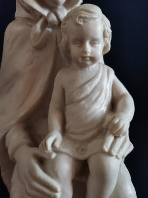 Lorenzo Dal Torrione - Religieus beeld van Moeder met Kind in albast kopen? Bied vanaf 125!