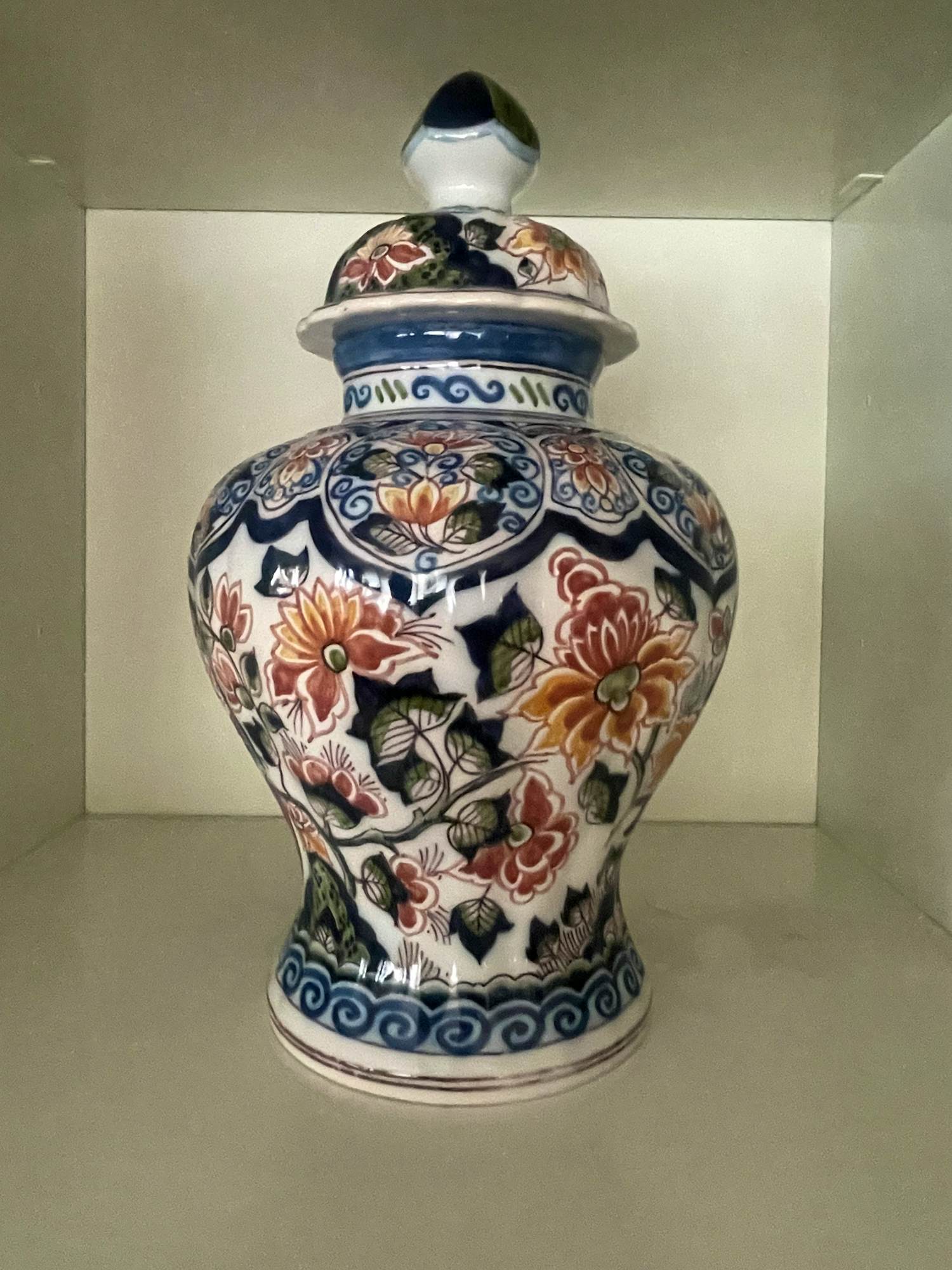 Koninklijke Tichelaar Makkum - Pot met deksel verkocht voor € 100!