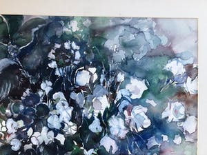 Betty van Beurden - Vrolijk bloemstilleven in hoofdzakelijk blauwe tinten kopen? Bied vanaf 40!