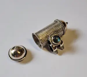 Zilveren wenskoker hanger met maansteen kopen? Bied vanaf 75!