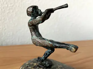 Niel Steenbergen - Prachtig bronzen beeldje van de Pan met de fluit. kopen? Bied vanaf 45!