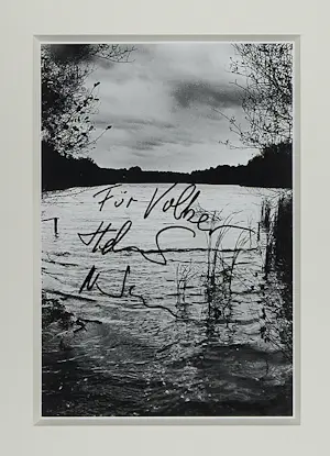 Buy Helmut Newton - Gesigneerde uitnodiging Vernissage Galerie Hans Mayer 2002? Bid from 790!