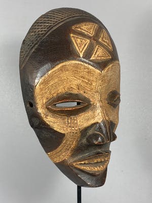 Punu - African female mask from the Punu - Gabon. kopen? Bied vanaf 25!