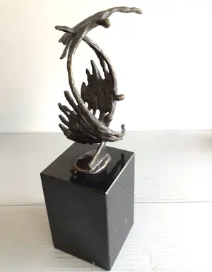 Bernadette Leijdekkers - Sculptuur “ Verbondenheid “ kopen? Bied vanaf 79!