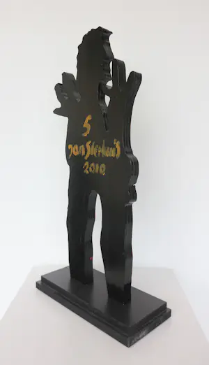 Jan Sierhuis - Houten beschilderde sculptuur, Figuur (in houten kist) kopen? Bied vanaf 250!