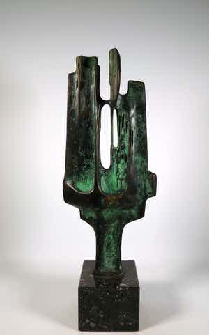 Wim Rijvers - Brons en hardsteen, Zonder titel verkocht voor € 850!