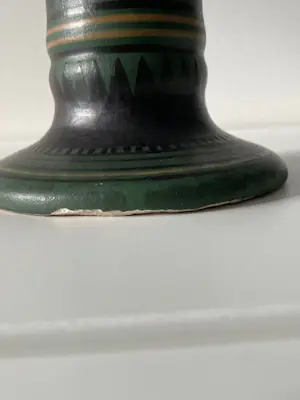 Plateel- en Tegelbakkerij De Distel - 2 Art Deco vazen mat met geometrisch decor ontwerp Bert Nienhuis kopen? Bied vanaf 220!