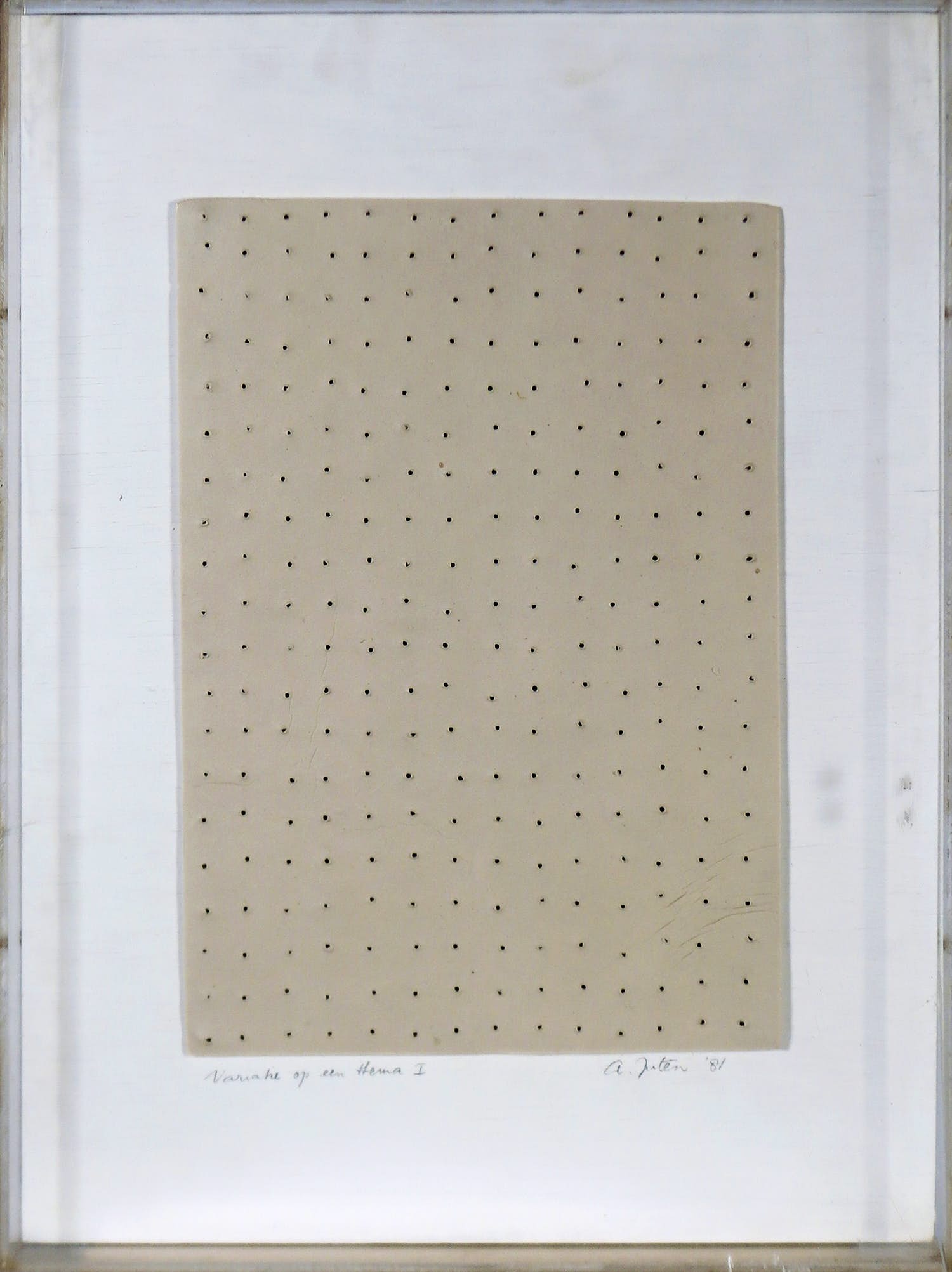 Agnes Juten - Keramiek, Variatie op een thema I (in plexiglas box) verkocht voor € 100!