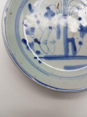 Niet of onleesbaar gesigneerd - Antiek Chinees porselein bordje blauw wit Ming periode, eind 16e -begin 17e eeuw kopen? Bied vanaf 1!