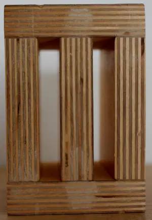 Frank Sciarone - Houten sculptuur: abstract - 1994 kopen? Bied vanaf 99!