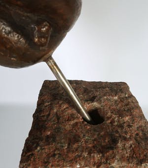 Jos Haeken - Brons en graniet, In gedachten (Zeer zwaar) kopen? Bied vanaf 1!