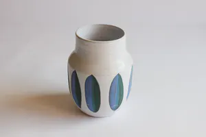 Potterie Hans Wagner - Fifties vaas met bladeren. kopen? Bied vanaf 1!