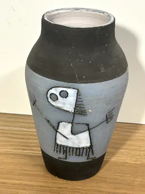 Frans Tuinstra - Vaasje met figuratief abstract figuur 1957 kopen? Bied vanaf 70!