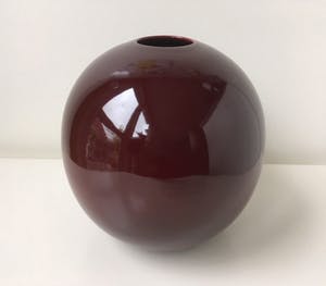 Keramiekfabriek Velsen - Bordeaux keramiek bolvaas kopen? Bied vanaf 35!