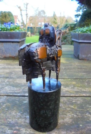 Eric Claus - de toernooiridder - prachtig patina! kopen? Bied vanaf 425!