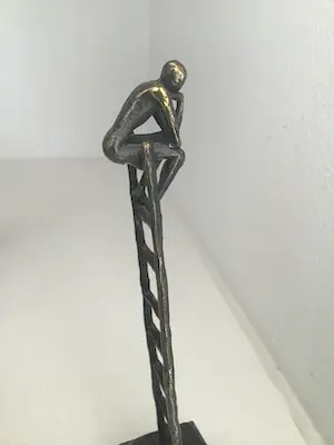 Corry Ammerlaan - Sculptuur “ De denkende mens “. Gesigneerd kopen? Bied vanaf 1!